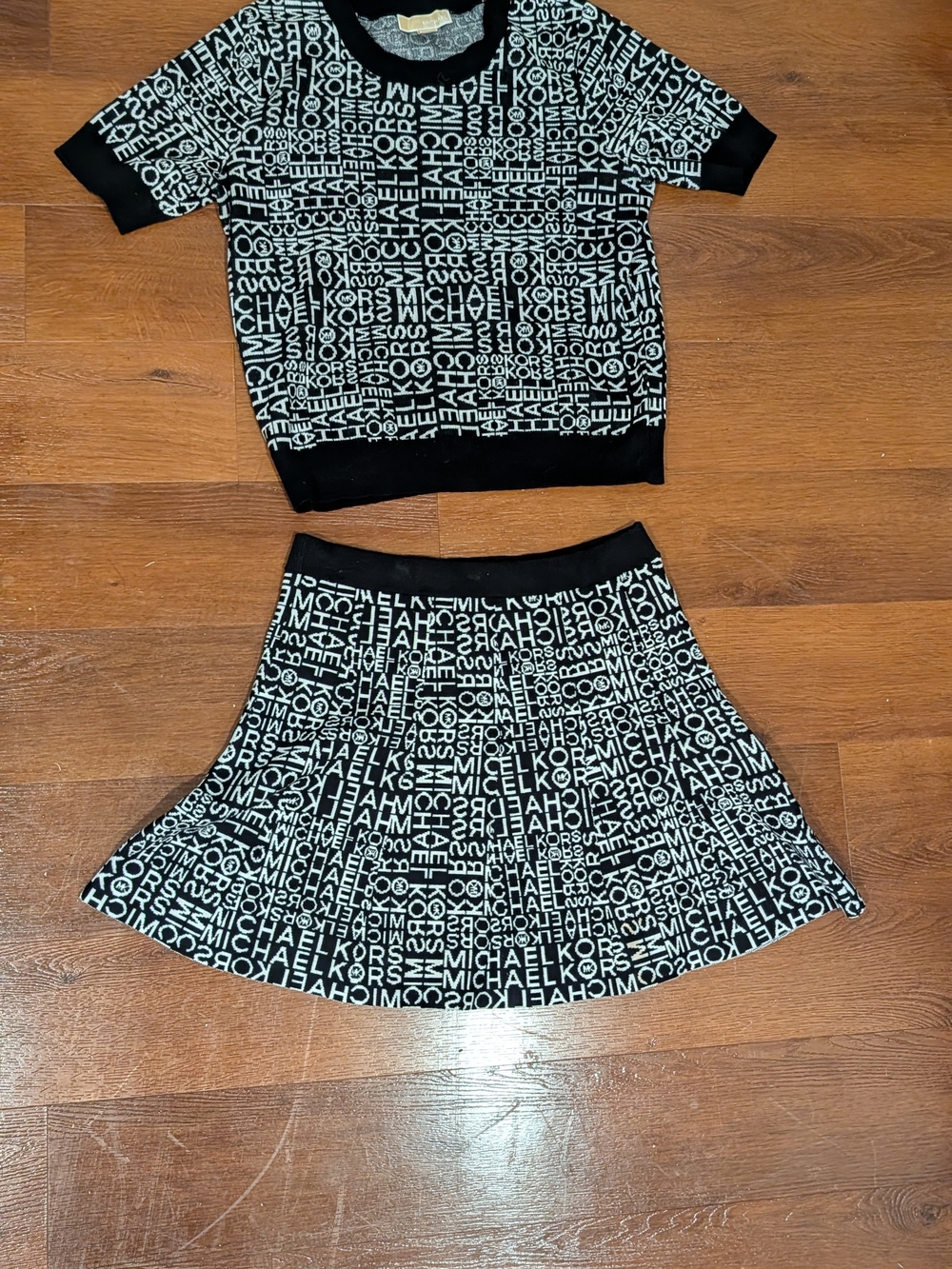 Michael Kors Black & White Logo Knit Skirt set